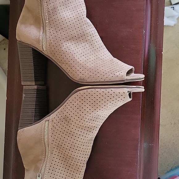 Francesca's Peep toe booties - Picture 5 of 8